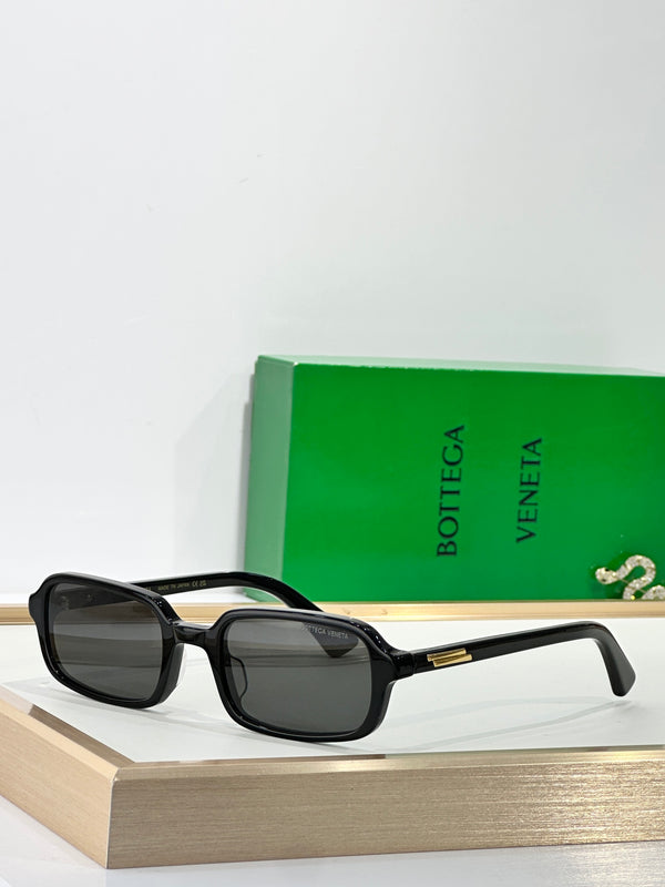 bottega veneta Sunglasses
